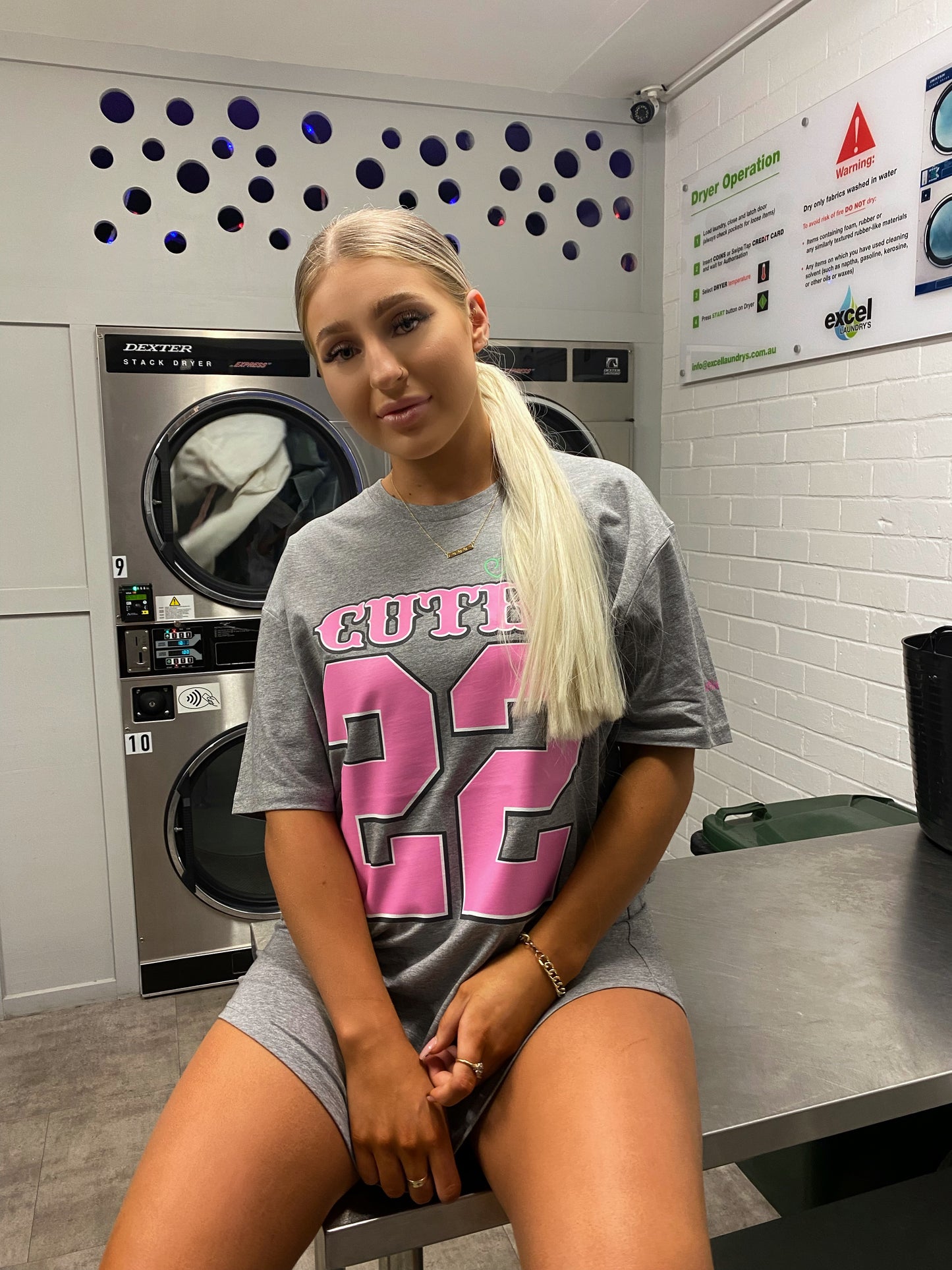 Retro Oversized T-Shirt- Grey - Pink Print